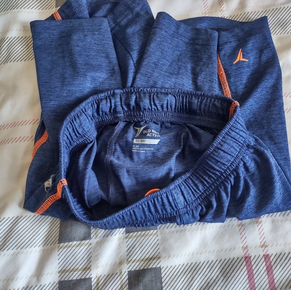 Old Navy Active Kids Short - Picture 5 of 6